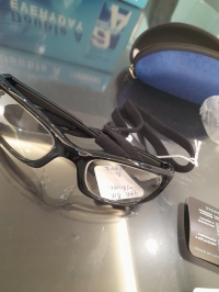 Kính chì protech medical gọng màu đen pl75